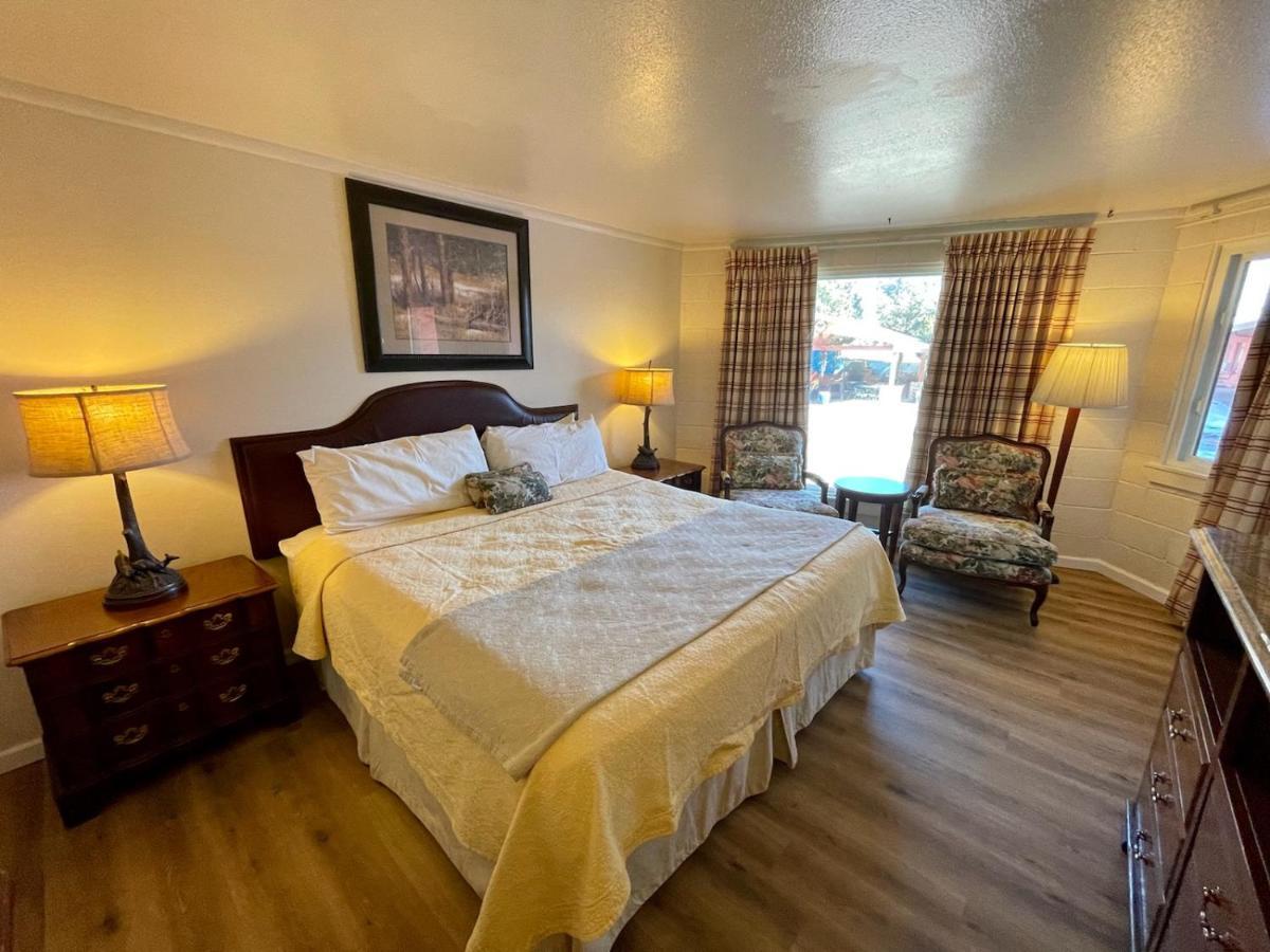 Standard King Room