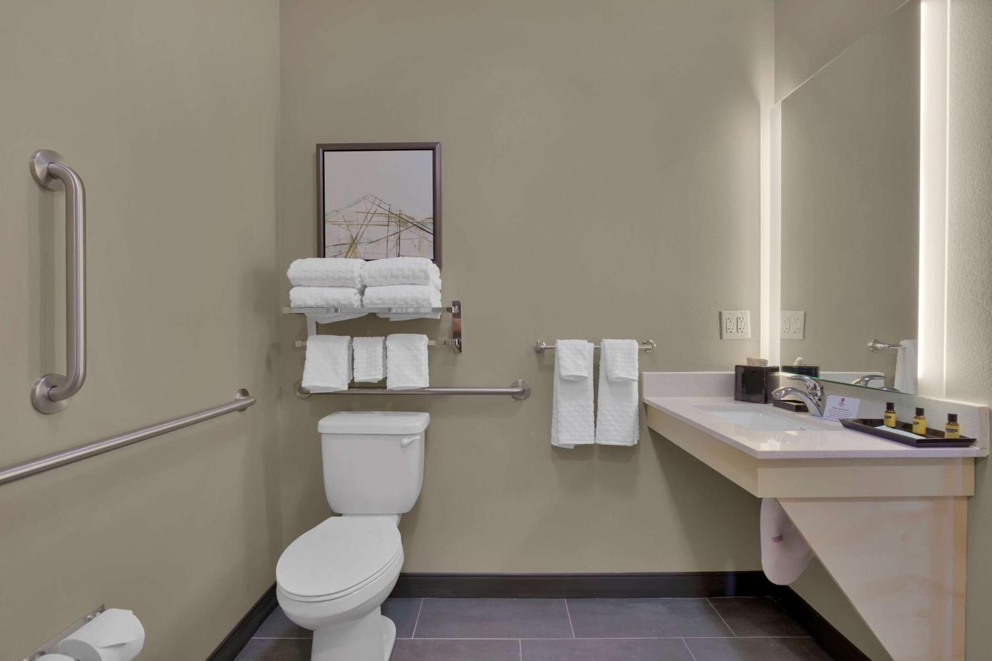 King Room with Bath Tub - Disability Access/Non-Smoking