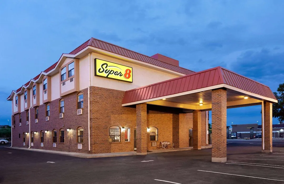 Super 8 By Wyndham Colorado Springs/Afa Area-1
