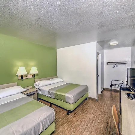 Motel 6 Colorado Springs, Co - South/Metro Area-2