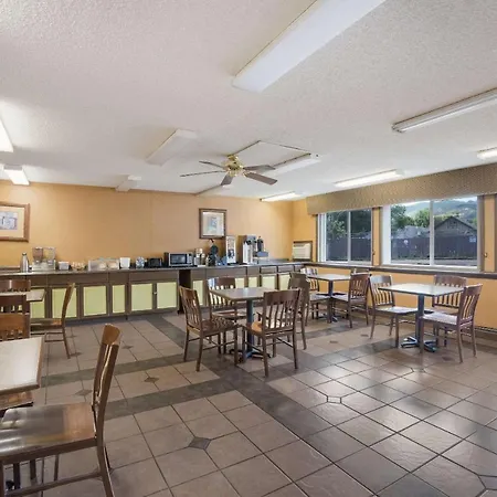 Rodeway Inn-2