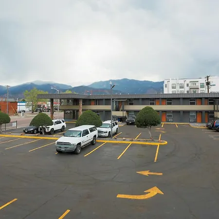 Modern Motel-3