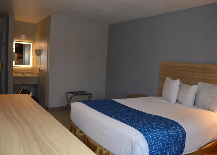 Travelodge By Wyndham Colorado Springs Airport - Peterson Sfb